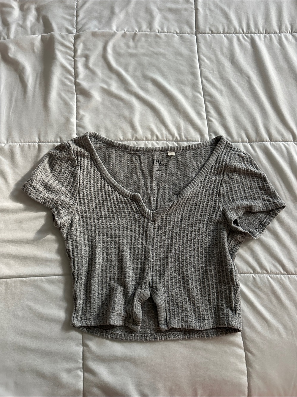 PacSun Gray Waffle V-Neck Cropped Tee